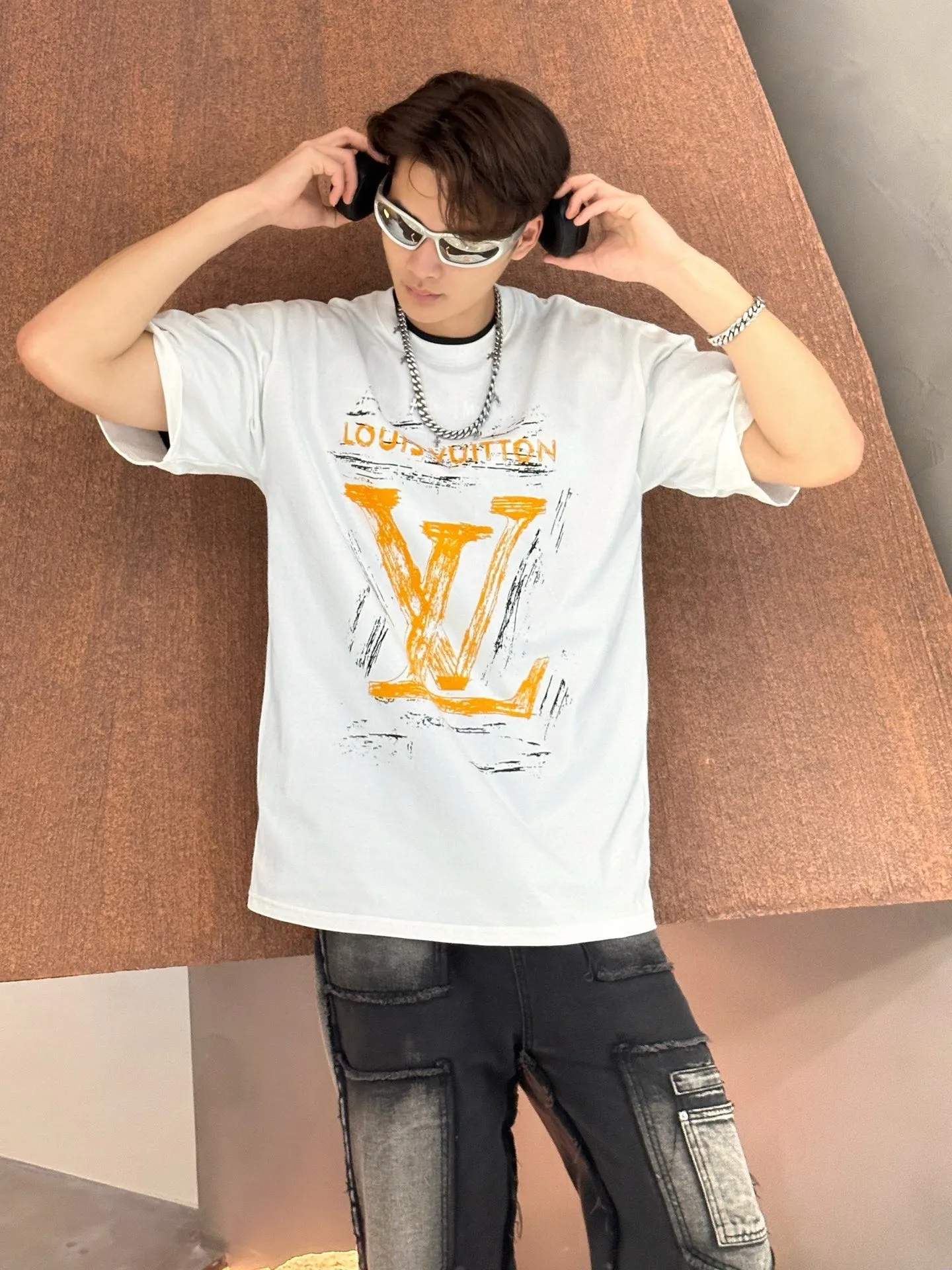 Louis Vuitton/ logo